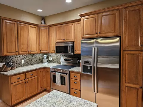 Kitchen - 524 19th St SE, Willmar, MN 56201 photo 4 of 5