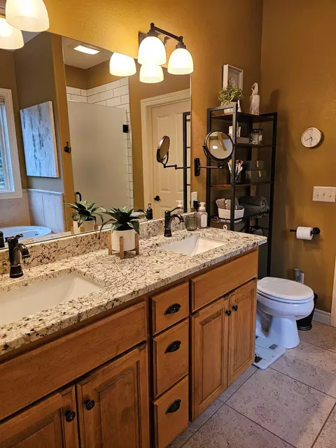 Bath - 524 19th St SE, Willmar, MN 56201 photo 1 of 3
