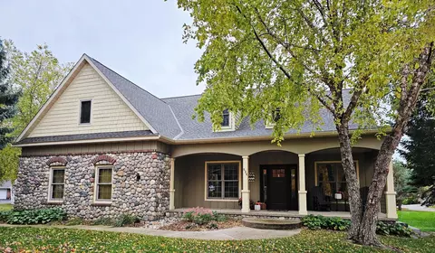 Exterior - 524 19th St SE, Willmar, MN 56201 photo 5 of 5