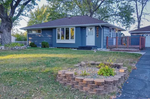1008 W 80 12 St, Bloomington, MN 55420