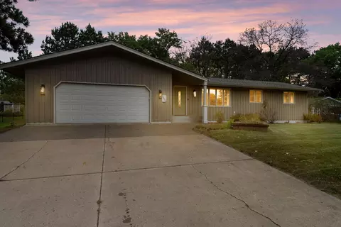 2850 Ivy St S, Cambridge, MN 55008