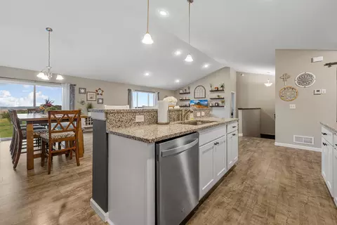 920 Amelia Ct NE, Montgomery, MN 56069