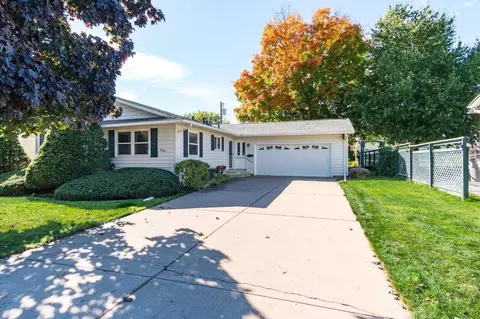 906 Redwood St E, La Crescent, MN 55947