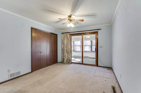 Bedroom - 906 Redwood St E, La Crescent, MN 55947 photo 5 of 6
