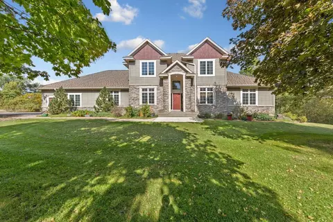 14343 Fawn Ct, Northfield, MN 55057