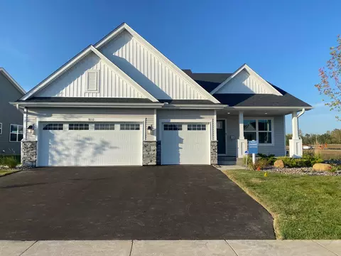 7632 40th St N, Oakdale, MN 55128