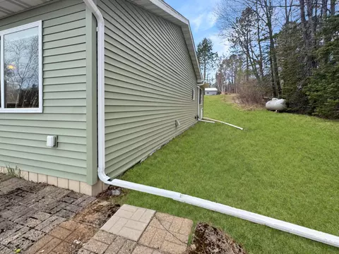 Exterior - 2153 River Rd, Duluth, MN 55803 photo 5 of 16