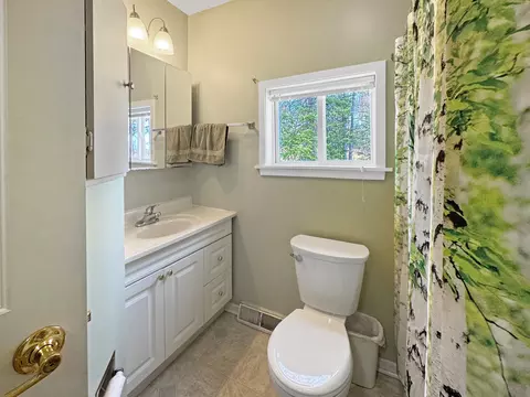 Bath - 2153 River Rd, Duluth, MN 55803 photo 3 of 4