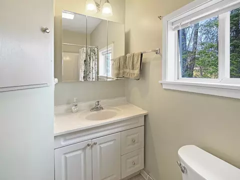Bath - 2153 River Rd, Duluth, MN 55803 photo 2 of 4