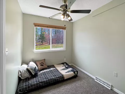 Bedroom - 2153 River Rd, Duluth, MN 55803 photo 1 of 7