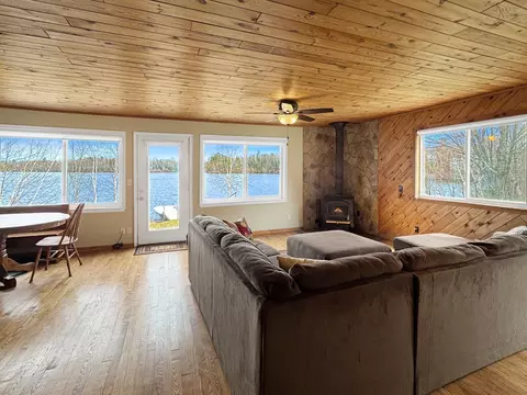 Living - 2153 River Rd, Duluth, MN 55803 photo 4 of 7