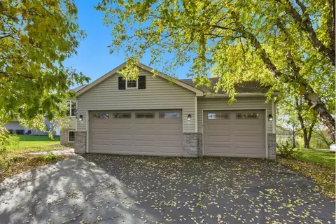 726 7th St N, Montrose, MN 55363