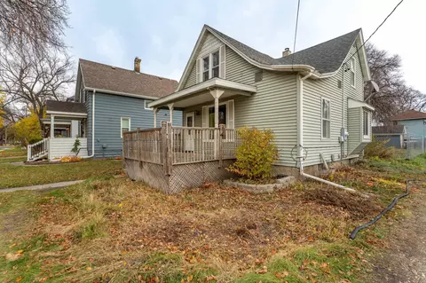 717 9th St N, Fargo, ND 58102