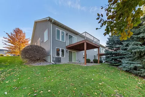 Exterior - 2712 Village Dr, Faribault, MN 55021 photo 4 of 5
