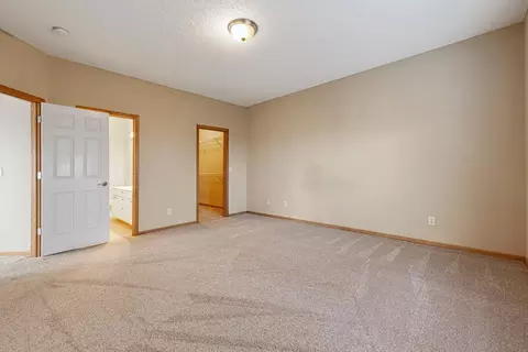 Bedroom - 2712 Village Dr, Faribault, MN 55021 photo 5 of 6