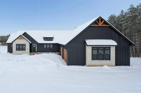1198 60th St, Hudson, WI 54016