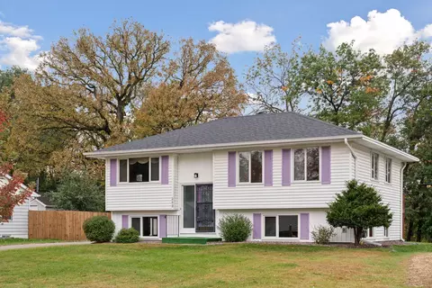 253 Stardust Blvd, Circle Pines, MN 55014