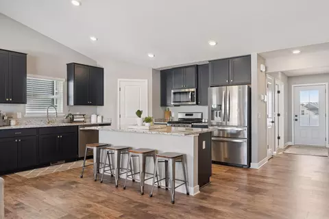 9290 62nd St S, Cottage Grove, MN 55016