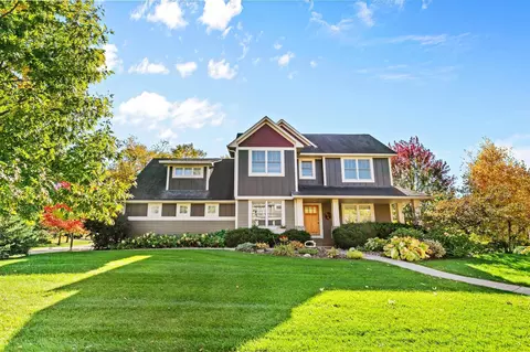 1658 Headwaters Ln, Woodbury, MN 55129