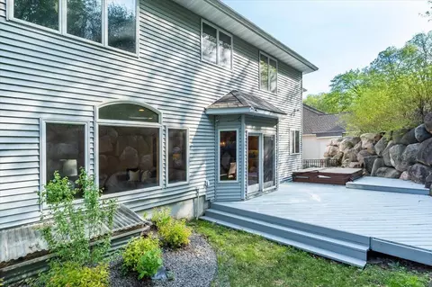 1476 Pinetree Pass, Eagan, MN 55122