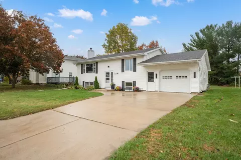 314 7th St SW, Eyota, MN 55934