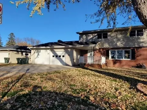 415 Alan St SW, Hutchinson, MN 55350