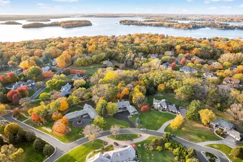 5880 Boulder Bridge Ln, Excelsior, MN 55331