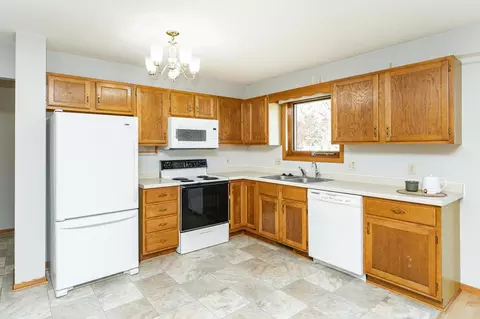 Kitchen - 209 E Henry St, Le Roy, MN 55951 photo 2 of 3