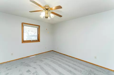 Bedroom - 209 E Henry St, Le Roy, MN 55951 photo 3 of 7
