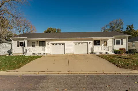 Exterior - 209 E Henry St, Le Roy, MN 55951 photo 4 of 8
