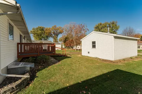Exterior - 209 E Henry St, Le Roy, MN 55951 photo 6 of 8
