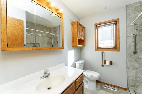 Bath - 209 E Henry St, Le Roy, MN 55951 photo 1 of 5