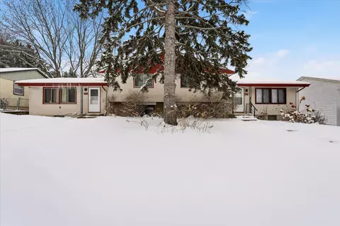 1574 Pacific St, Saint Paul, MN 55106