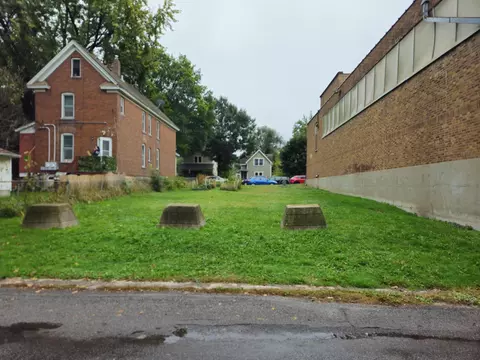 483 Charles Ave, Saint Paul, MN 55103 photo 6