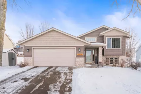 6276 Fairway Dr NW, Rochester, MN 55901