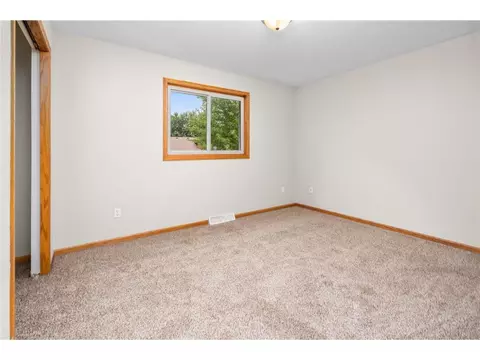 7009 Rolling View Dr, Saint Cloud, MN 56303 photo 10