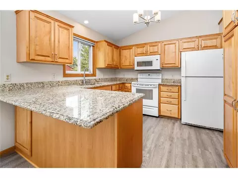 7009 Rolling View Dr, Saint Cloud, MN 56303 photo 3