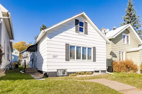 1317 E 9th St, Duluth, MN 55805
