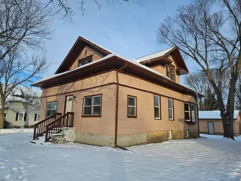 532 Range St, North Mankato, MN 56003