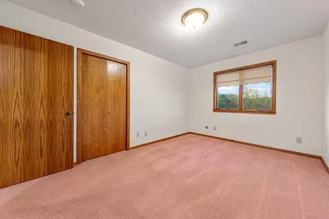 Bedroom - 1308 Greenleaf Rd, Faribault, MN 55021 photo 7 of 10