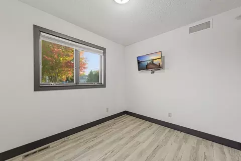 Bedroom - 1308 Greenleaf Rd, Faribault, MN 55021 photo 2 of 10