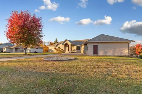 Exterior - 1308 Greenleaf Rd, Faribault, MN 55021 photo 5 of 12