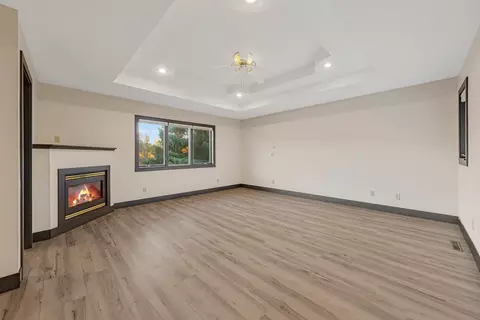 Living - 1308 Greenleaf Rd, Faribault, MN 55021 photo 2 of 5