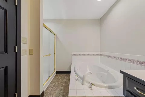 Bath - 1308 Greenleaf Rd, Faribault, MN 55021 photo 5 of 6