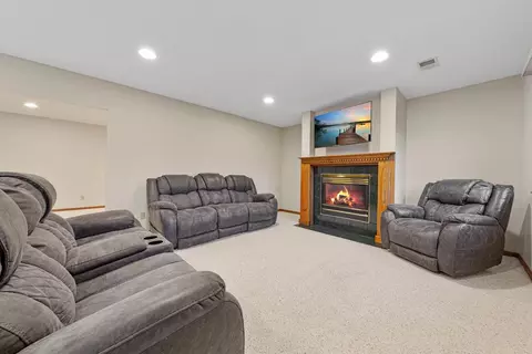 Living - 1308 Greenleaf Rd, Faribault, MN 55021 photo 4 of 5
