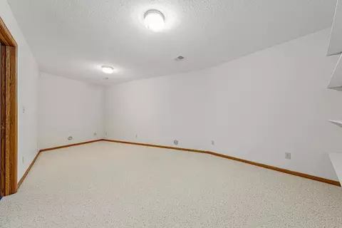 Bedroom - 1308 Greenleaf Rd, Faribault, MN 55021 photo 8 of 10