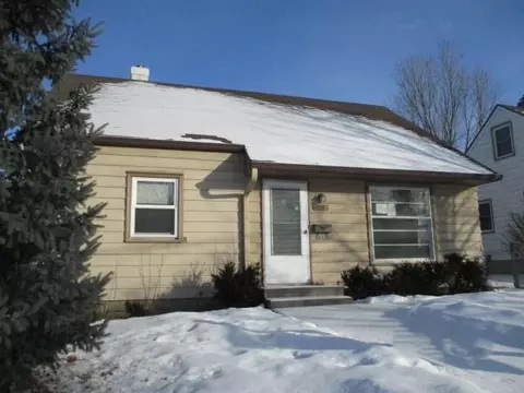 1048 Dale St N, Saint Paul, MN 55117