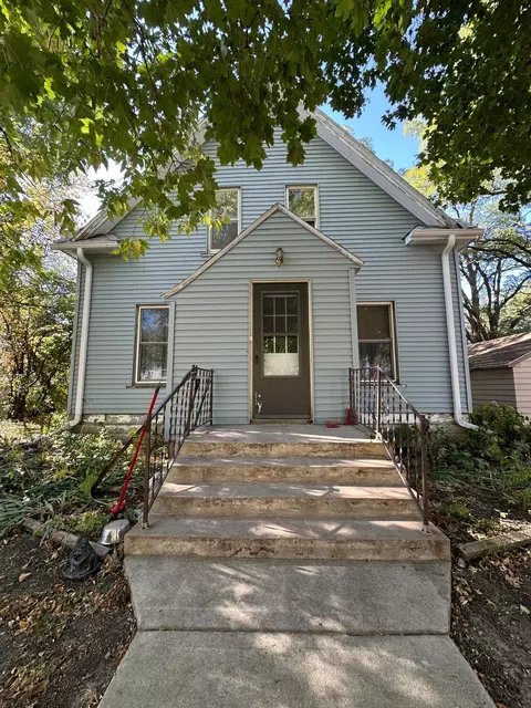 204 N Main St, Hendricks, MN 56136