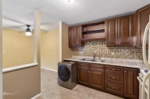 3915 Foss Rd #102, Saint Anthony, MN 55421