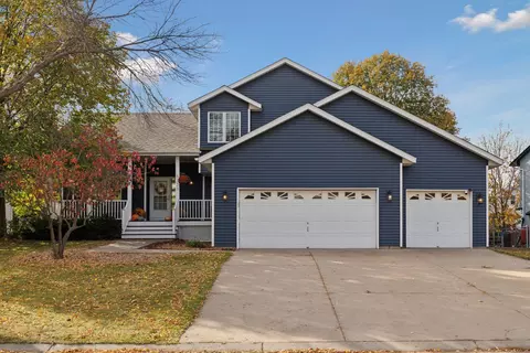 5333 89th Crescent Cir N, Brooklyn Park, MN 55443